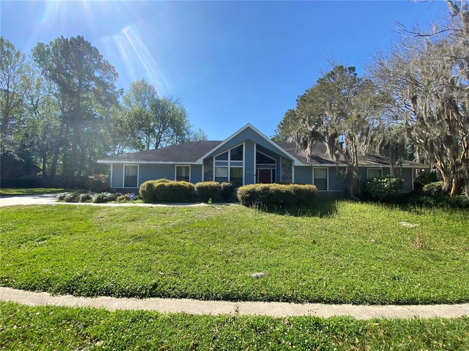 6139 NW 112th Pl in Alachua, FL - Building Photo