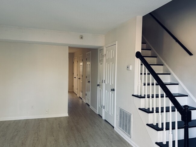 property at 1513 Kendall Dr