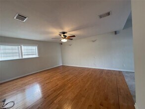 2614 W Newton Cir in Irving, TX - Building Photo - Building Photo