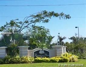 220 SW 116th Ave in Pembroke Pines, FL - Building Photo