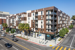 Wilshire Valencia Apartments