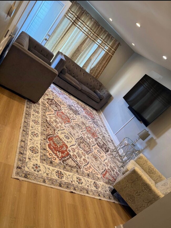 property at 1908 Kenilworth Cir