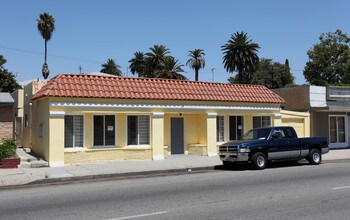 725 E Artesia Blvd in Long Beach, CA - Building Photo - Primary Photo