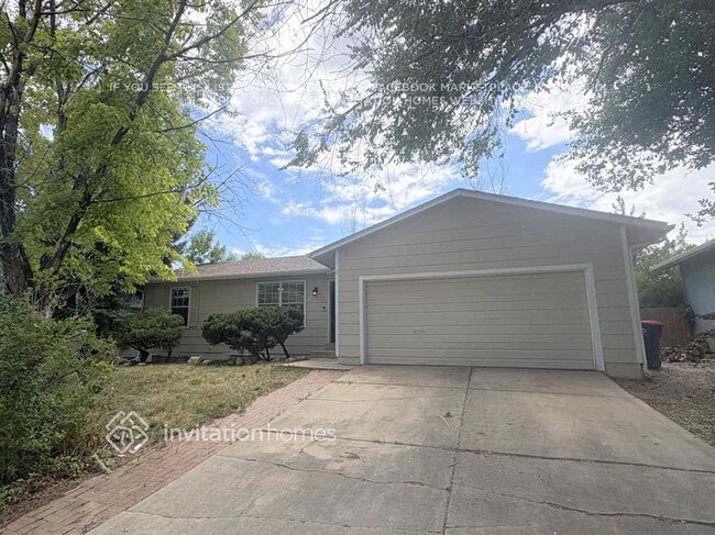 property at 3280 Queen Ct