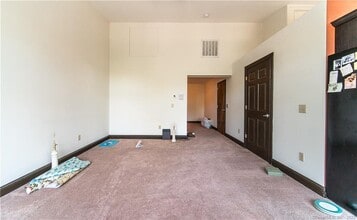 10 Summit St in East Hampton, CT - Building Photo - Building Photo