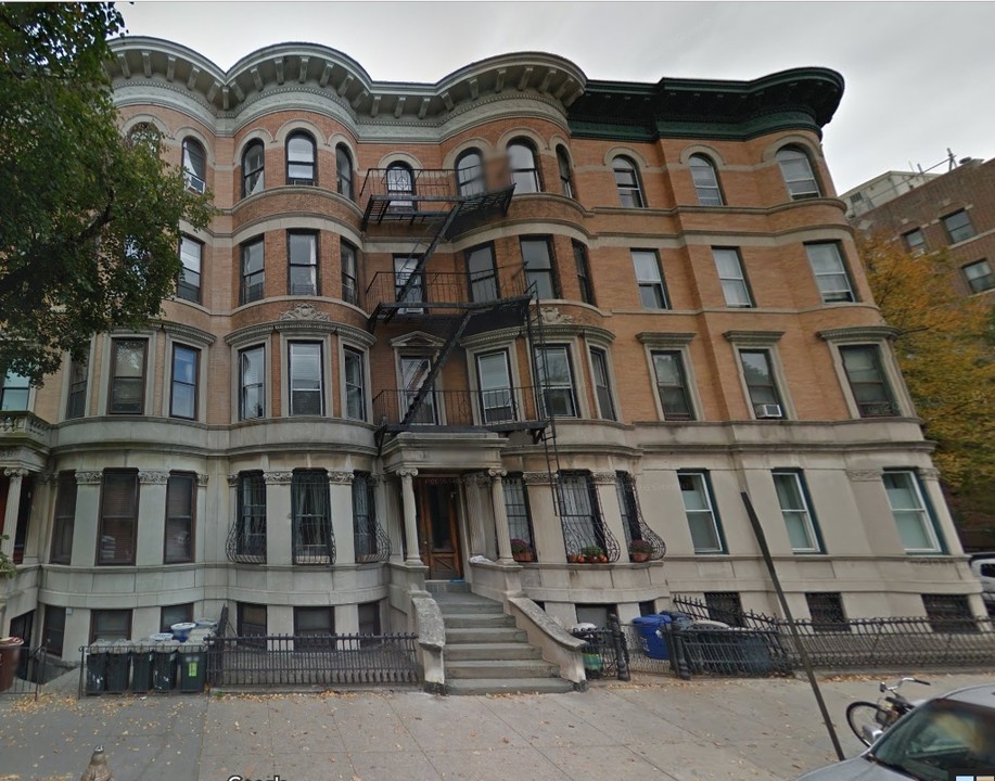 154 Prospect Park W in Brooklyn, NY - Building Photo