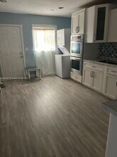 1830 Dewey St in Hollywood, FL - Building Photo - Building Photo