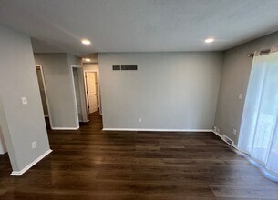 1411 S Haden Ct in Independence, MO - Building Photo - Building Photo