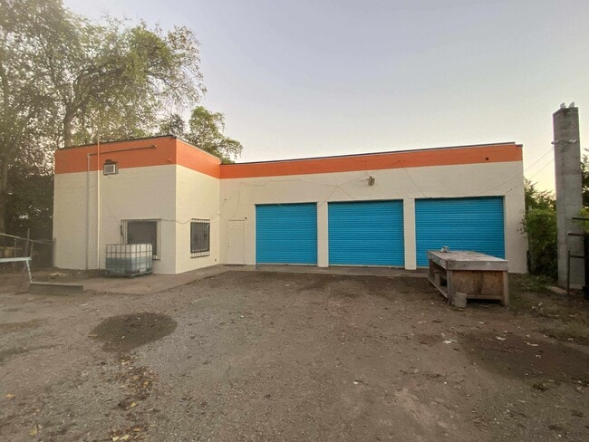 property at 14991 Lebanon Rd