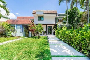 1687 NE 142nd St in North Miami, FL - Building Photo