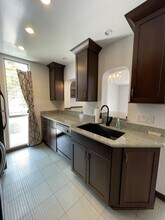 6455 La Jolla BoulevardUnit 245 Ln in San Diego, CA - Building Photo - Building Photo