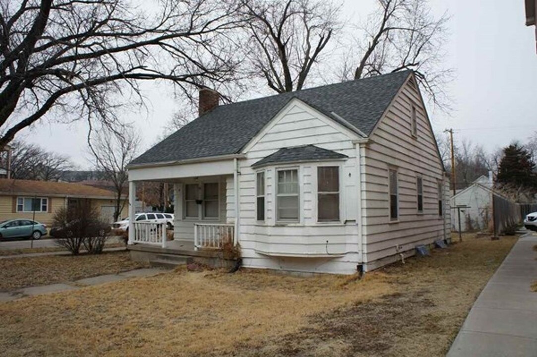 1130 Bertrand St in Manhattan, KS - Foto de edificio