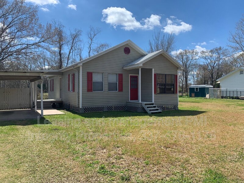 108 Welch Rd in Carencro, LA - Building Photo