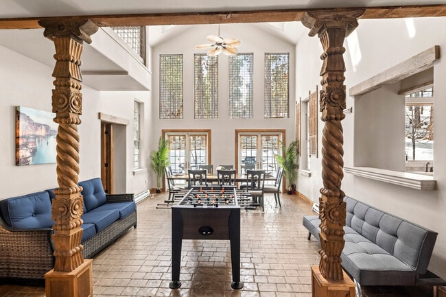 4955 Hidden Hollow Rd in Flagstaff, AZ - Building Photo - Building Photo