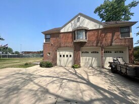 533 E Center St, Unit Carriage