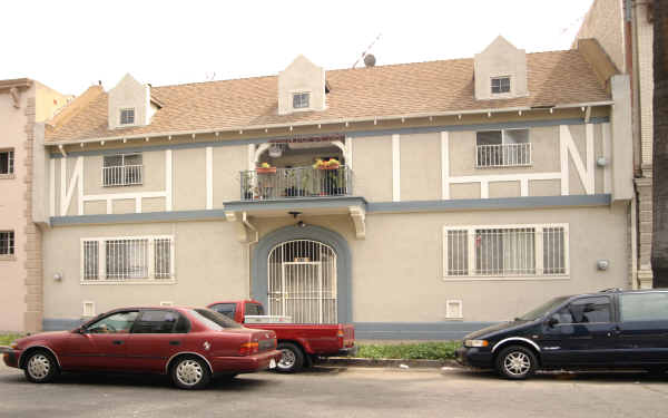 1210 S Lake St in Los Angeles, CA - Foto de edificio