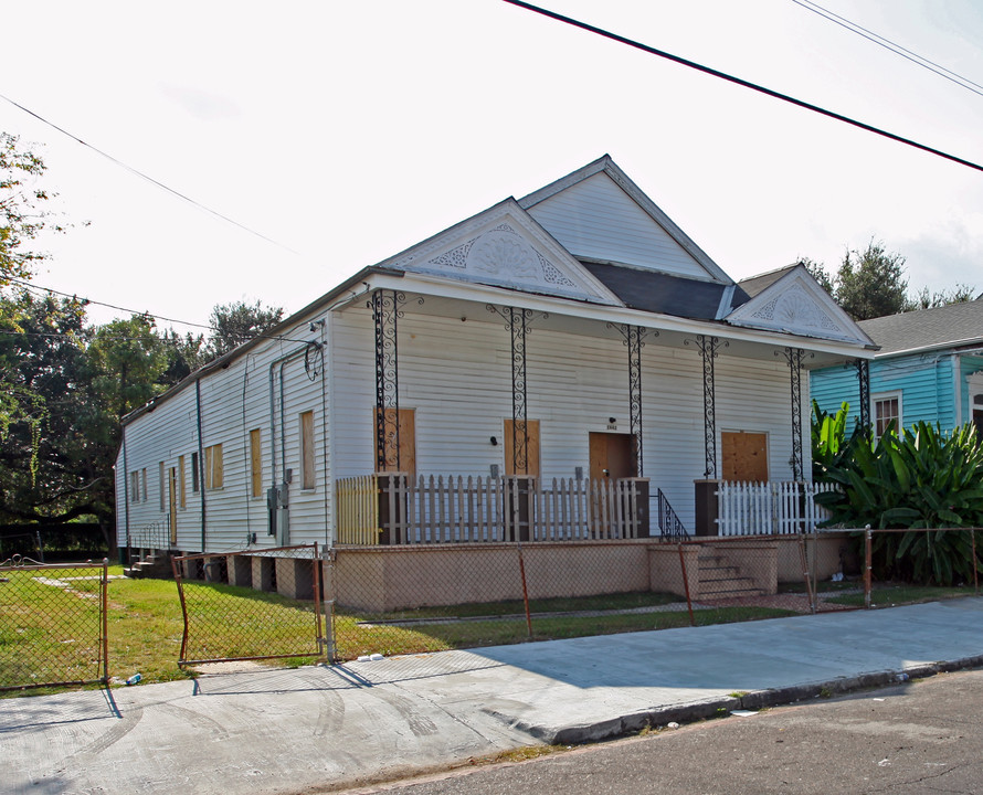 2642 Dumaine St in New Orleans, LA - Foto de edificio