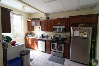 220 Wilson Ave, Unit 1 in Morgantown, WV - Foto de edificio - Building Photo