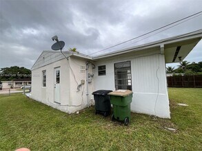 1240 NE 143rd St in North Miami, FL - Building Photo - Building Photo