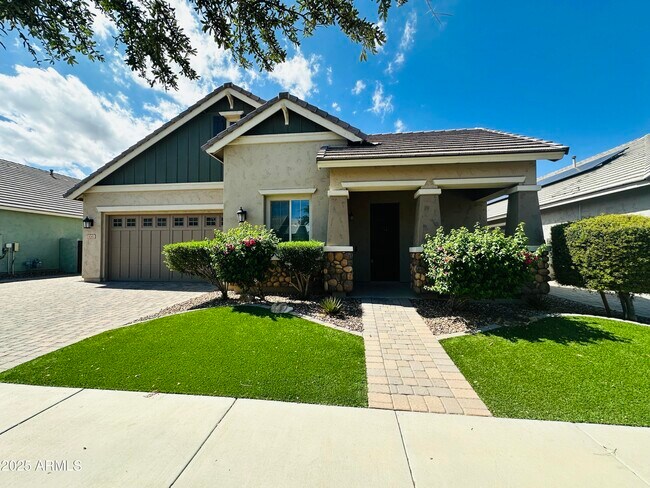 property at 4341 E Evelyn St