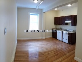 84 Fenway in Boston, MA - Building Photo - Building Photo