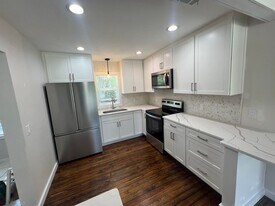 23009 Central Ave in Port Charlotte, FL - Building Photo