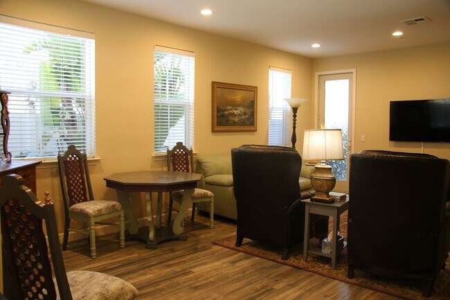 3591 Sacramento Dr in San Luis Obispo, CA - Building Photo - Building Photo
