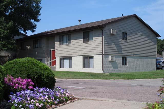 Heritage Place Apartments in Sioux Falls, SD - Building Photo - Building Photo