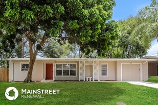 510 Hedge Row Rd in Brandon, FL - Building Photo