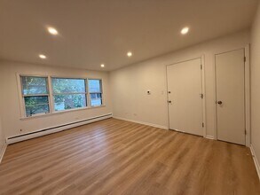 7762 Madison St in River Forest, IL - Foto de edificio - Building Photo