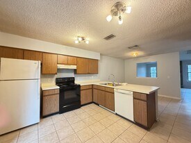 5201 Denaud Ct in Jacksonville, FL - Building Photo