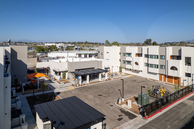 Las Haciendas Apartments in Temecula, CA - Building Photo - Building Photo