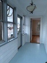 255 Budlong Rd in Cranston, RI - Foto de edificio - Building Photo