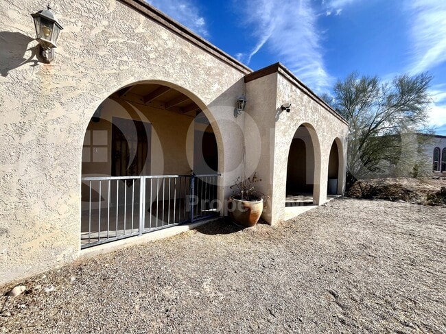8915 E Wes Pl in Tucson, AZ - Building Photo - Building Photo