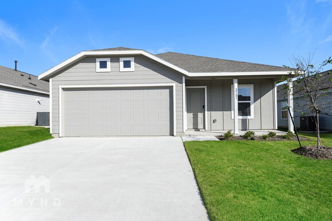 2721 Ctr Crk Ln in Fort Worth, TX - Foto de edificio