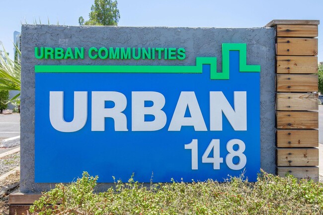 Urban 148 Apartments in Phoenix, AZ - Foto de edificio - Building Photo