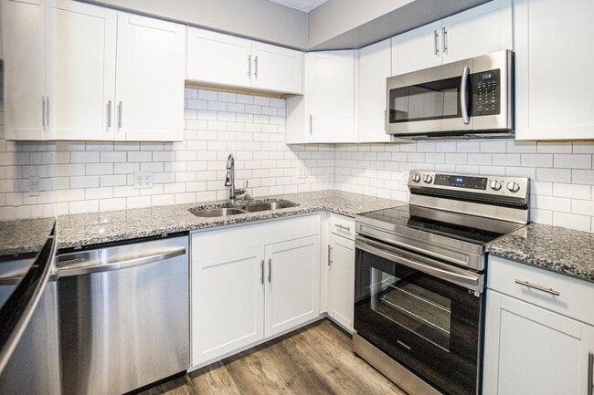 11921 Golden Blvd in Bellevue, NE - Building Photo - Building Photo