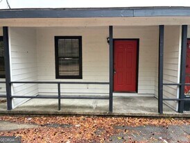 421 W King Ave in Kingsland, GA - Building Photo
