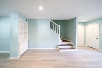 2574 Marilee Ln in Houston, TX - Building Photo - Building Photo