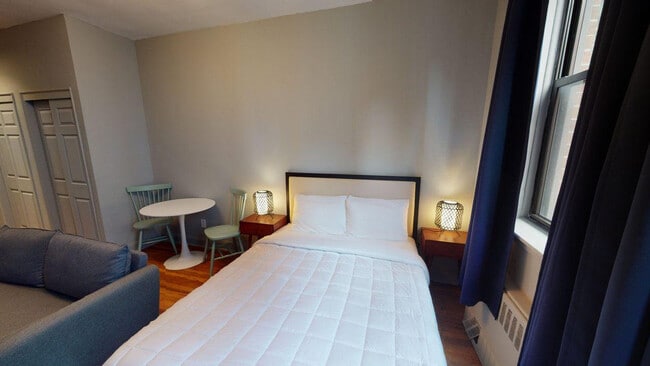 334 E 90th St in New York, NY - Building Photo - Building Photo
