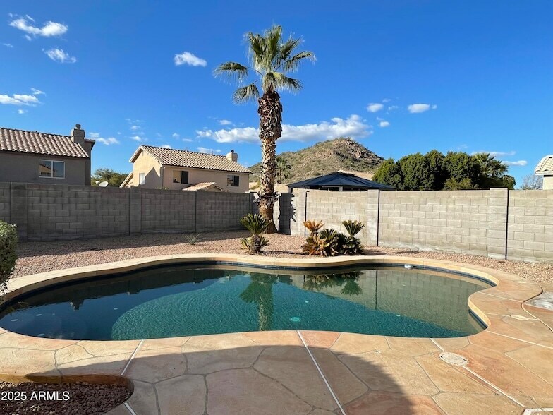 1702 E Blackhawk Dr, Unit 1202 in Phoenix, AZ - Building Photo