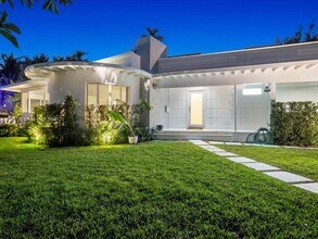 900 88th St in Surfside, FL - Building Photo - Building Photo