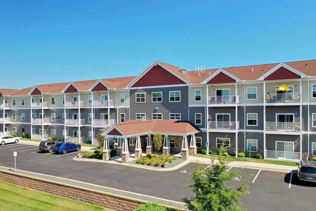 The Estates at Arbor Oaks in Andover, MN - Foto de edificio