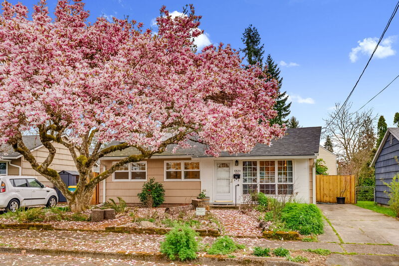 12620 SW 12th St in Beaverton, OR - Building Photo