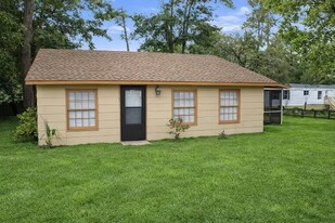 2 Wallace Rd in Beaufort, SC - Building Photo