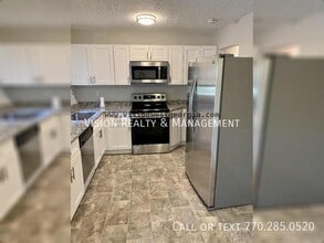 3929 Crossvale Rd in Stonecrest, GA - Building Photo - Building Photo