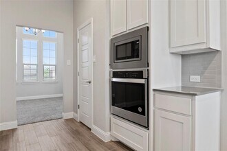 1105 Whispering Hl Dr in Mansfield, TX - Building Photo - Building Photo