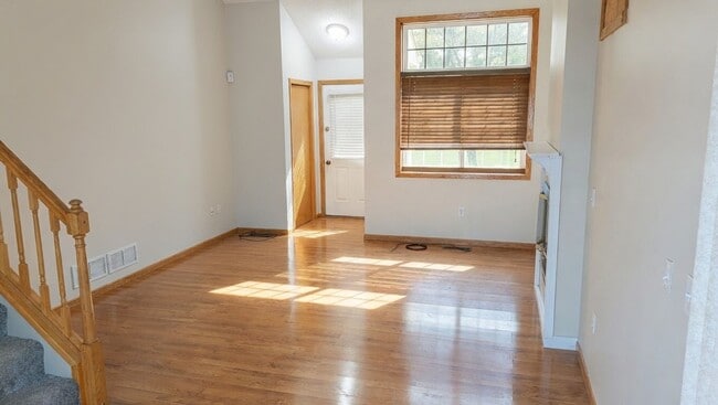 1904 Sapphire Point in Eagan, MN - Building Photo - Building Photo