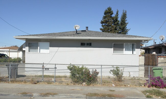 775 Longwood Ave in Hayward, CA - Building Photo - Building Photo