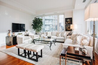 88 Davenport Rd in Toronto, ON - Building Photo - Building Photo